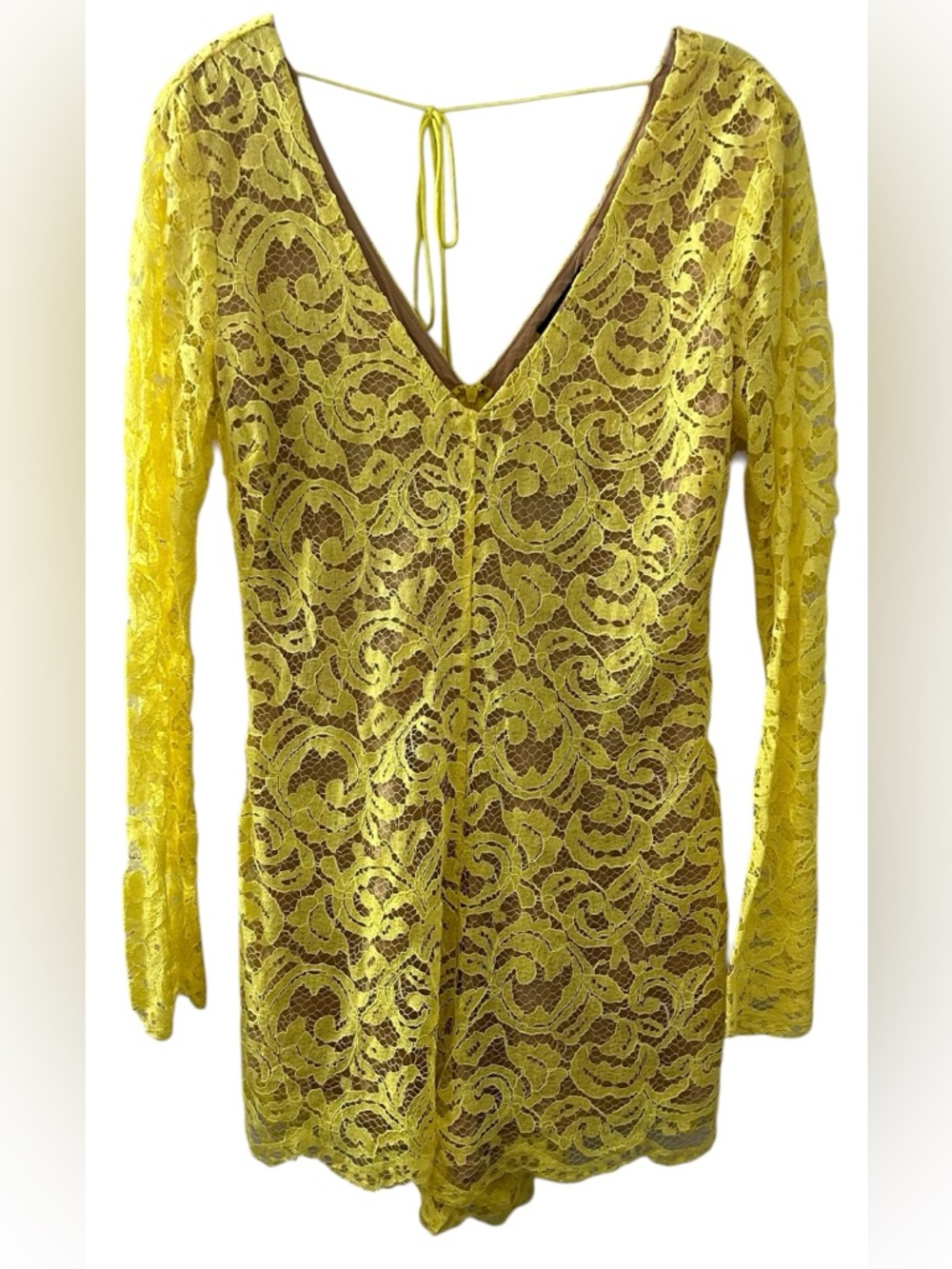 FASHION NOVA LONG SLEEVE YELLOW LACE SHORT ROMPER WOMEN'S SIZE MEDIUM NWT